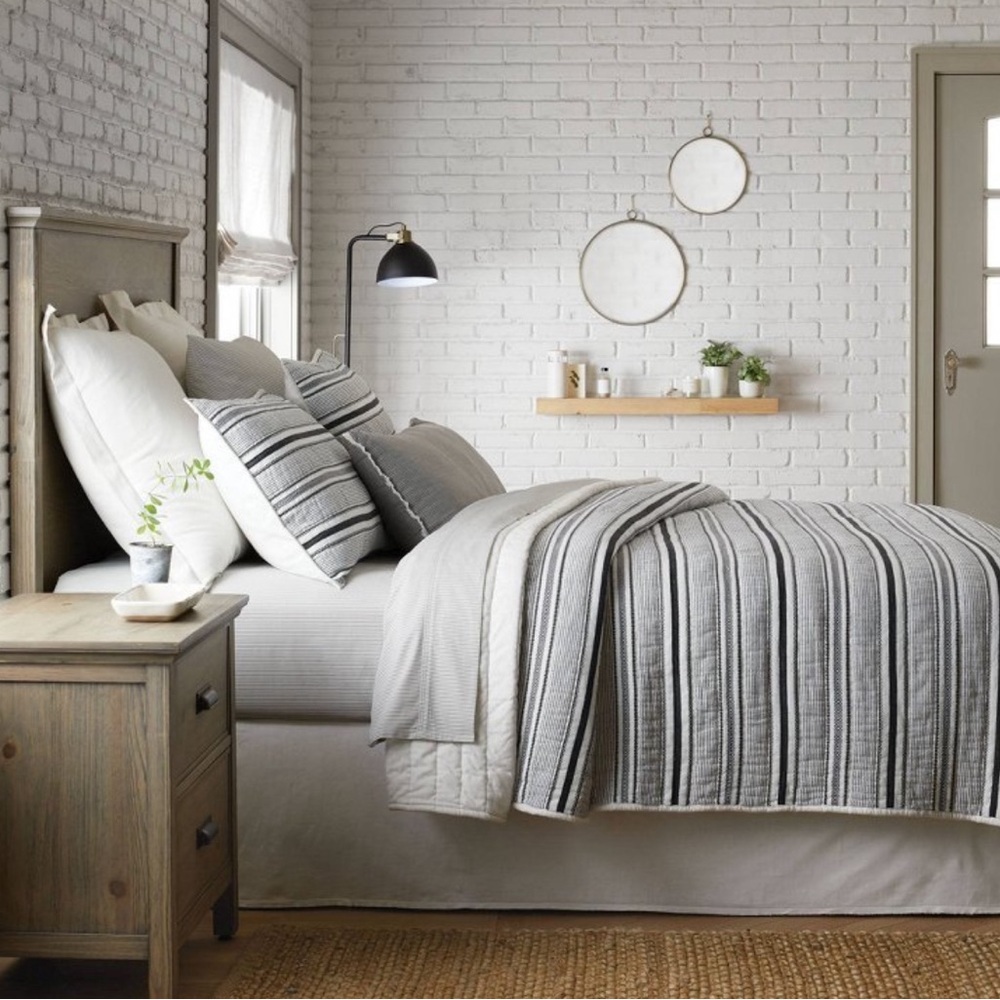 Hearth & Hand with Magnolia Textured Quilt